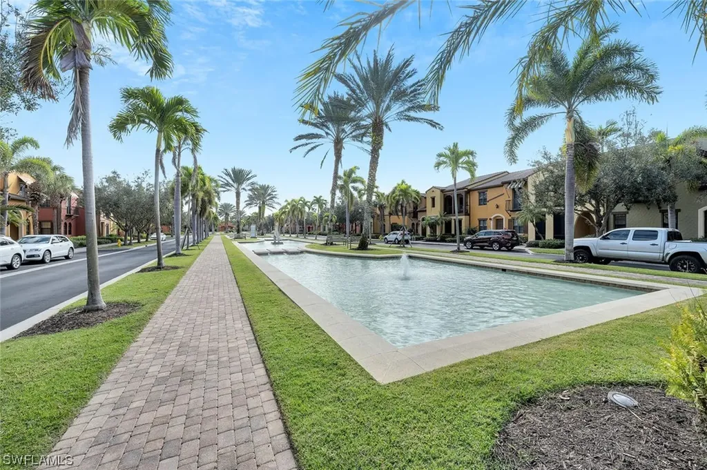 9154 Chula Vista Street Naples FL 34113