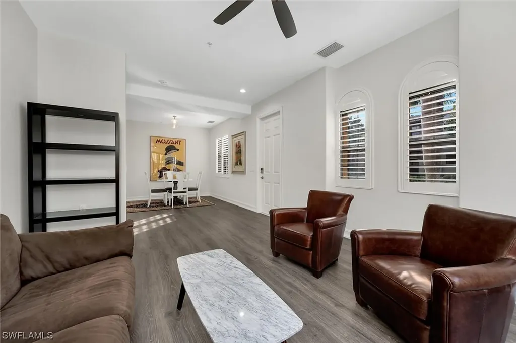 9154 Chula Vista Street Naples FL 34113