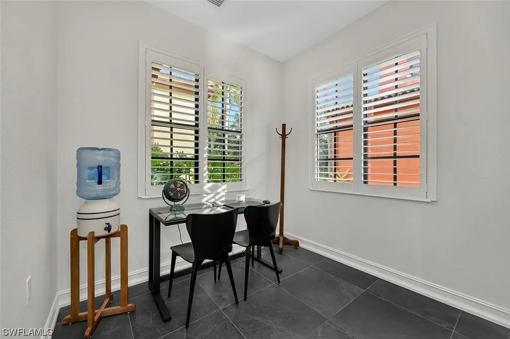 9154 Chula Vista Street Naples FL 34113