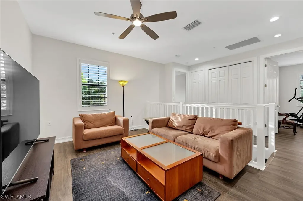 9154 Chula Vista Street Naples FL 34113