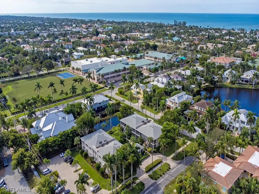 616 7th Avenue S Naples FL 34102
