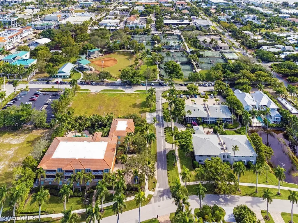 616 7th Avenue S Naples FL 34102