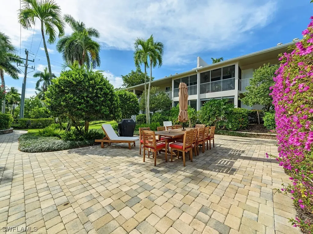 616 7th Avenue S Naples FL 34102