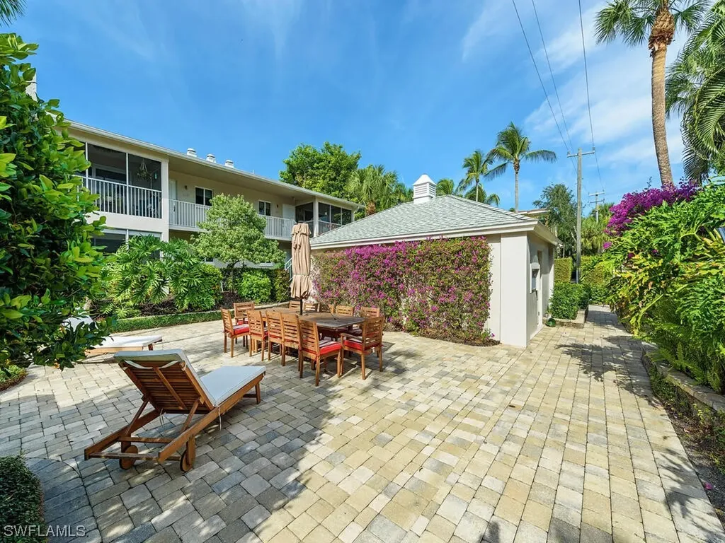 616 7th Avenue S Naples FL 34102