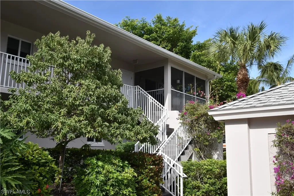 616 7th Avenue S Naples FL 34102
