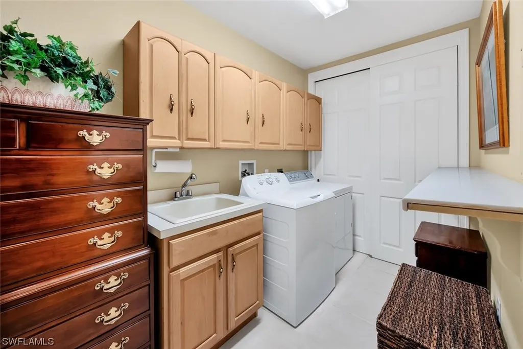 5975 Trophy Drive Naples FL 34110