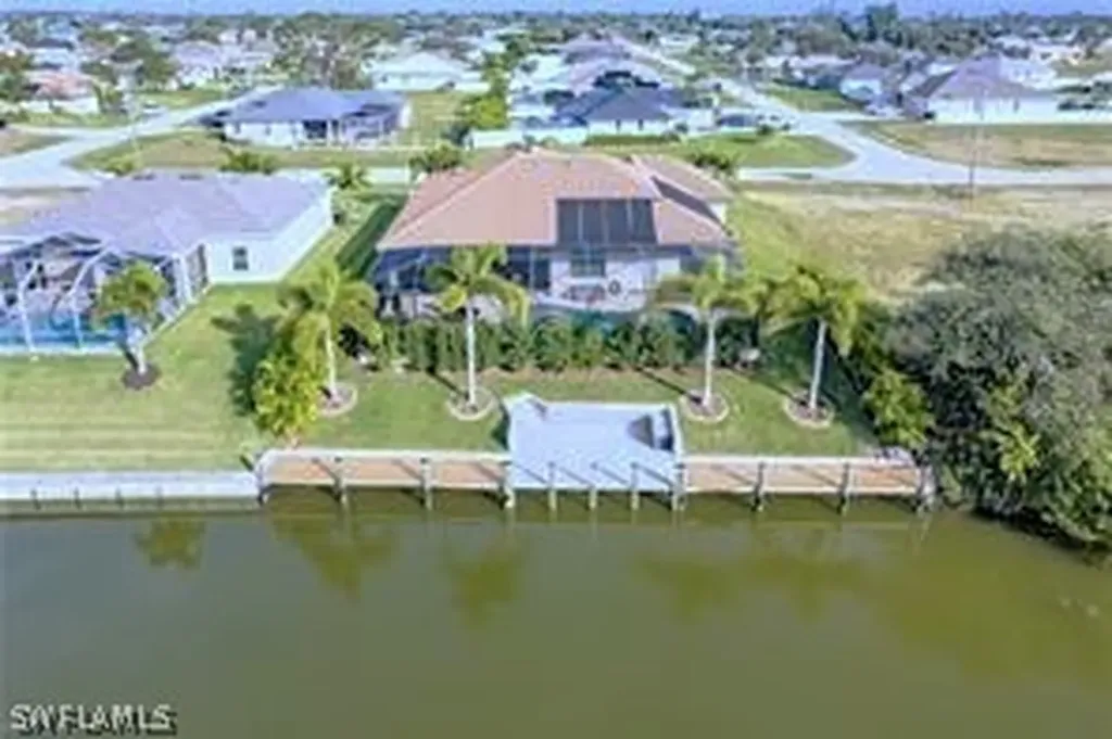 1408 SW 17th Avenue Cape Coral FL 33991