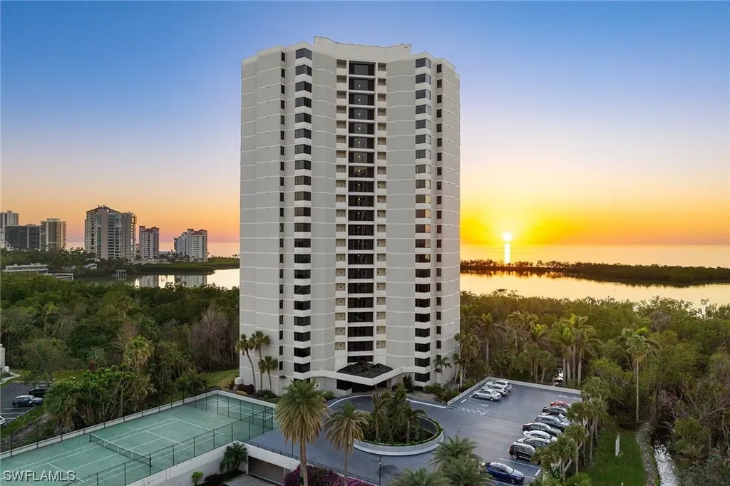 5555 Heron Point Drive Naples FL 34108
