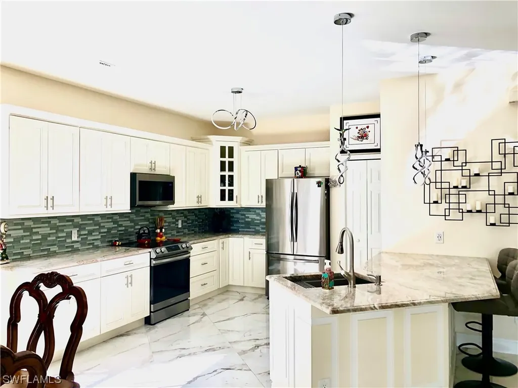204 Stanhope Circle Naples FL 34104