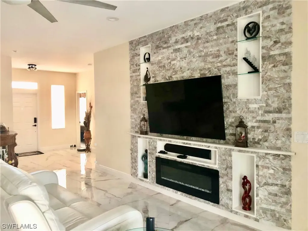 204 Stanhope Circle Naples FL 34104