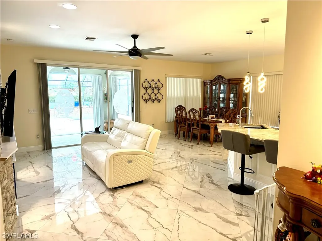 204 Stanhope Circle Naples FL 34104