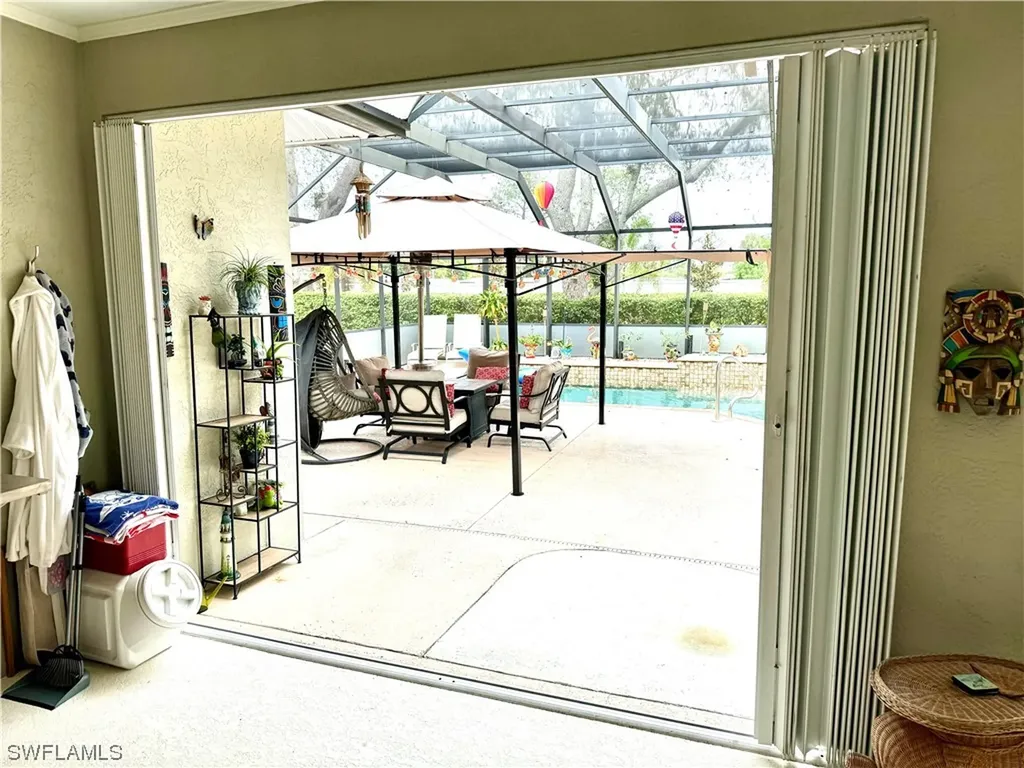 204 Stanhope Circle Naples FL 34104
