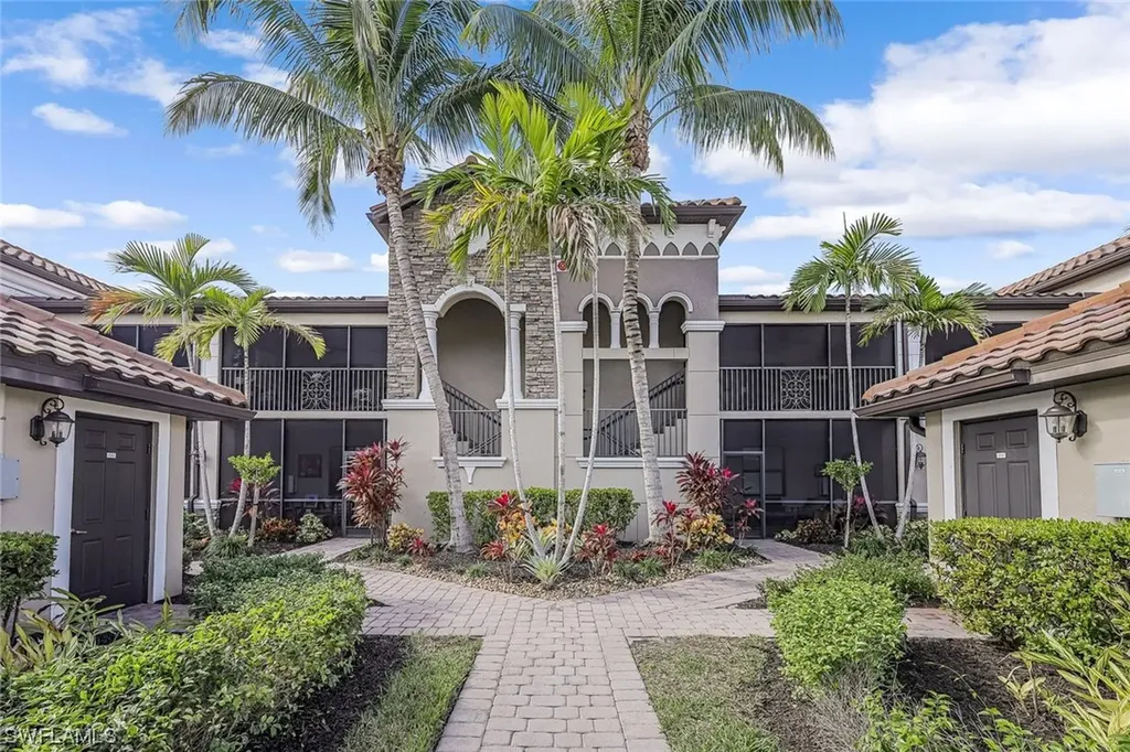 9828 Venezia Circle Naples FL 34113