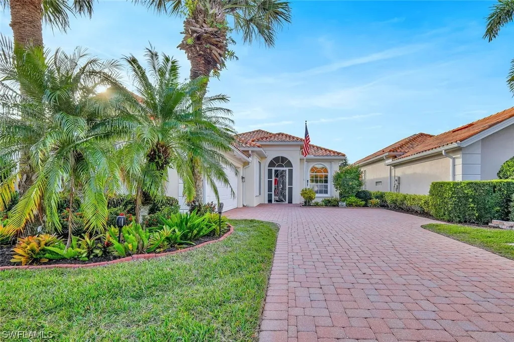 3913 Isla Ciudad Court Naples FL 34109
