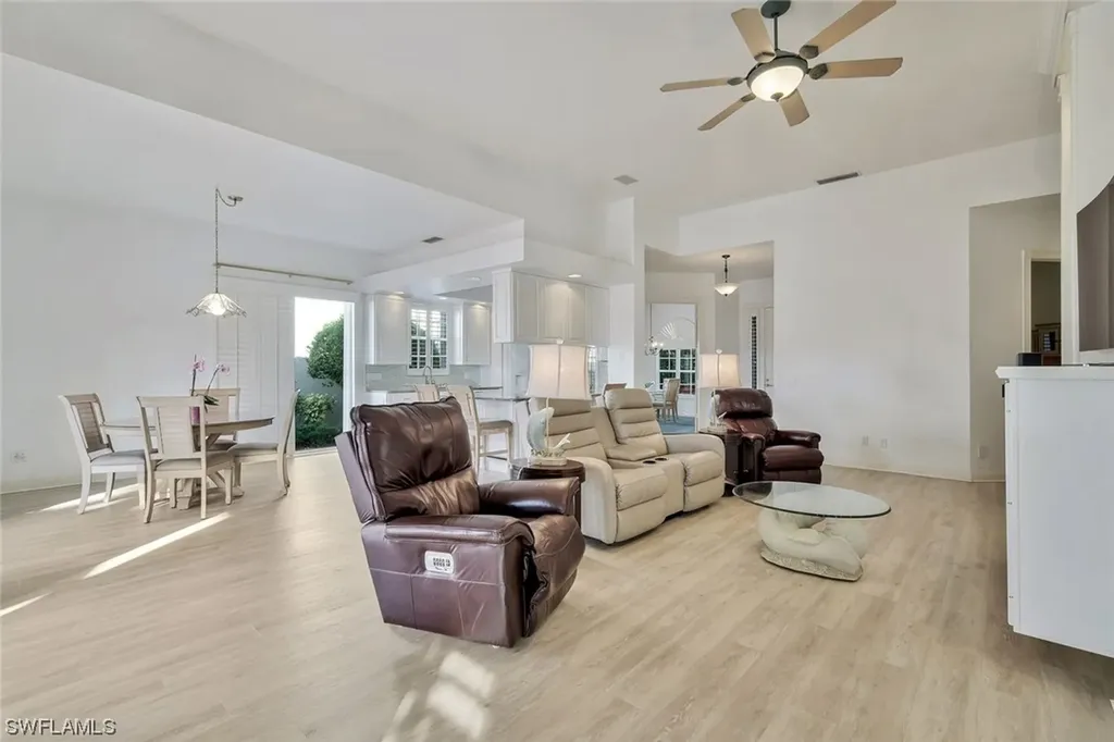3913 Isla Ciudad Court Naples FL 34109