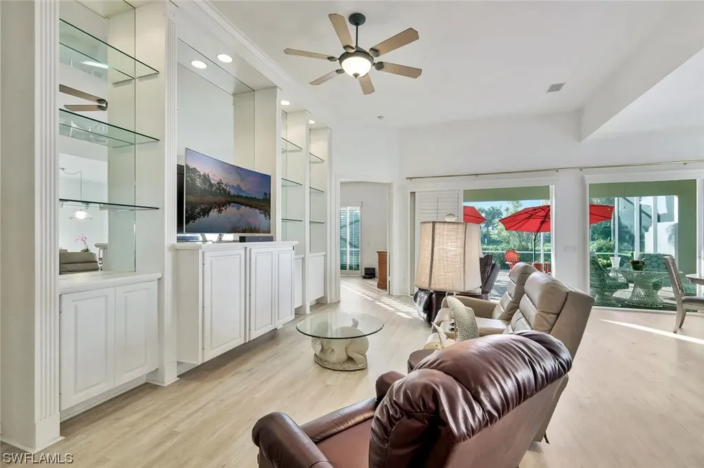 3913 Isla Ciudad Court Naples FL 34109