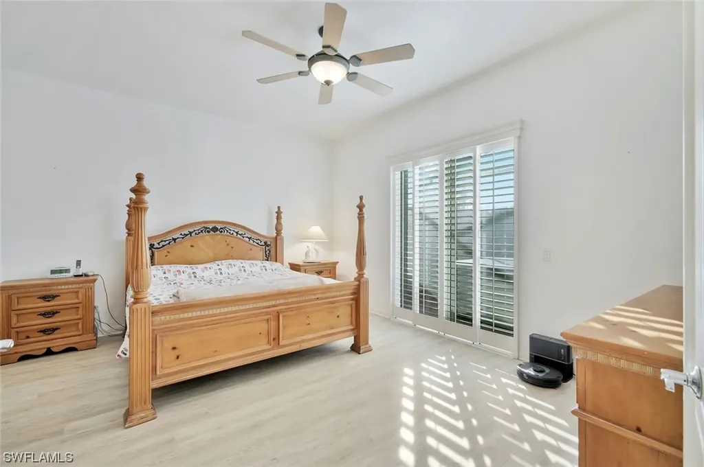 3913 Isla Ciudad Court Naples FL 34109