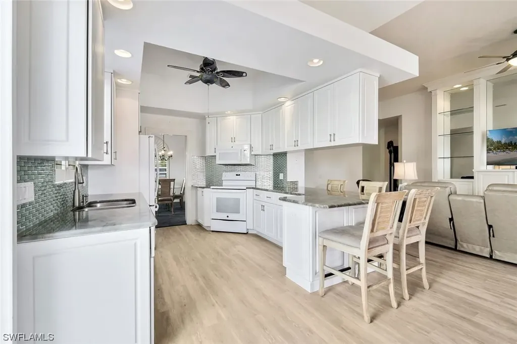3913 Isla Ciudad Court Naples FL 34109