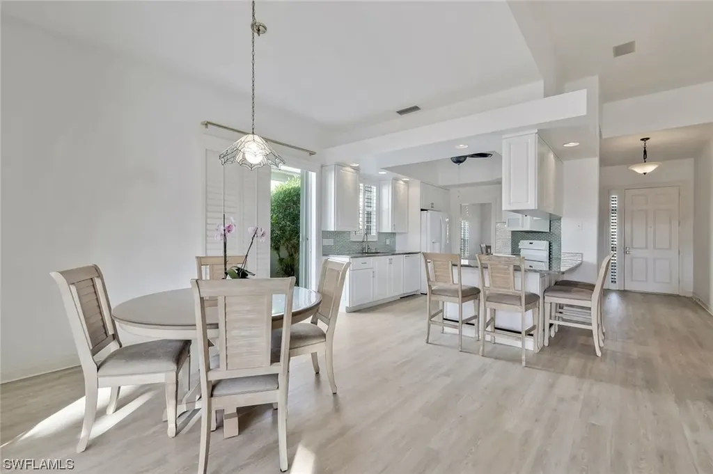 3913 Isla Ciudad Court Naples FL 34109