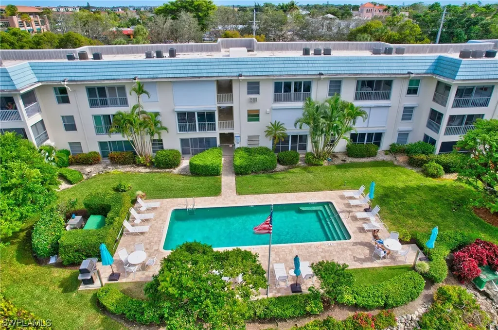 Naples FL, 3055 Riviera Drive, Unit 208