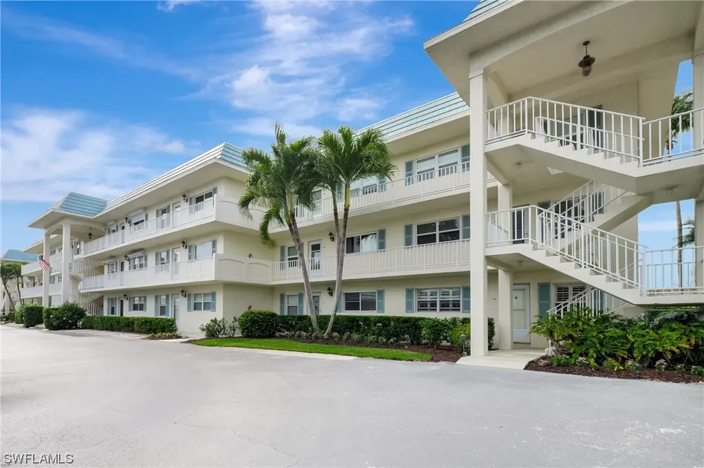 3055 Riviera Drive Naples FL 34103