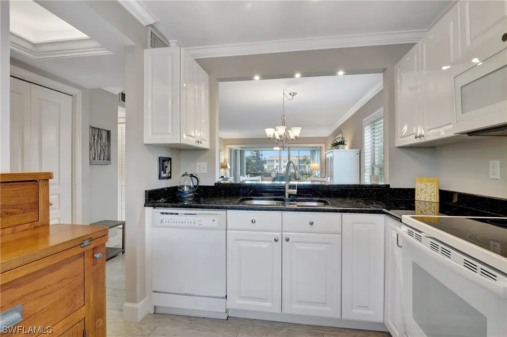 3055 Riviera Drive Naples FL 34103