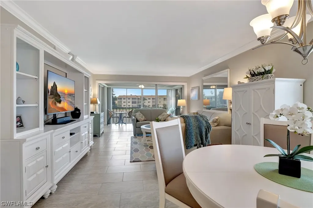 3055 Riviera Drive Naples FL 34103