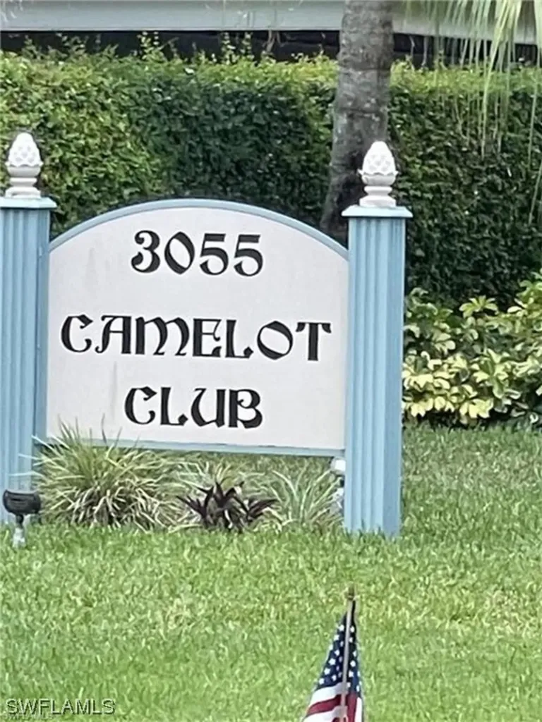 3055 Riviera Drive Naples FL 34103