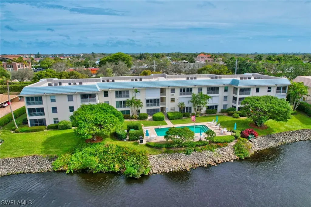 3055 Riviera Drive Naples FL 34103