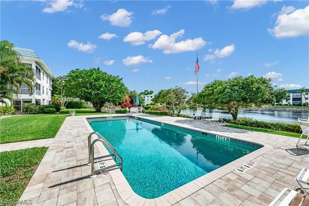 3055 Riviera Drive Naples FL 34103