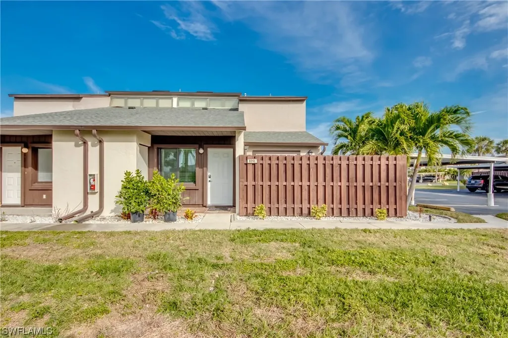 8991 Somerset Boulevard Fort Myers FL 33919