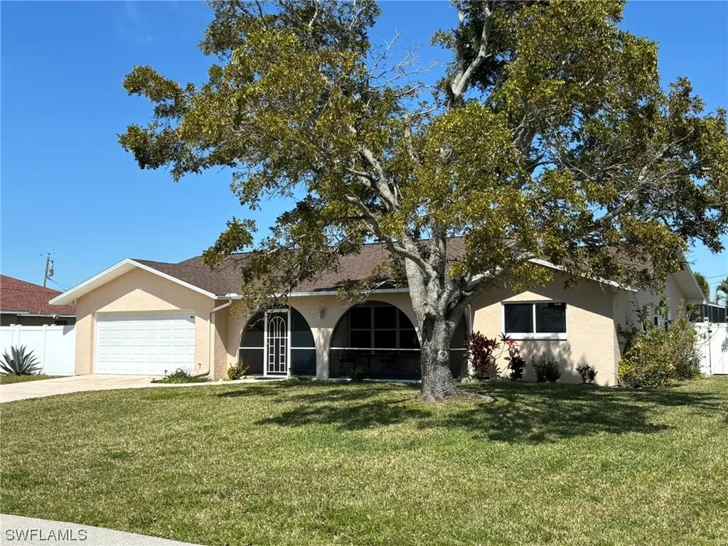 401 SW 39th Terrace Cape Coral FL 33914