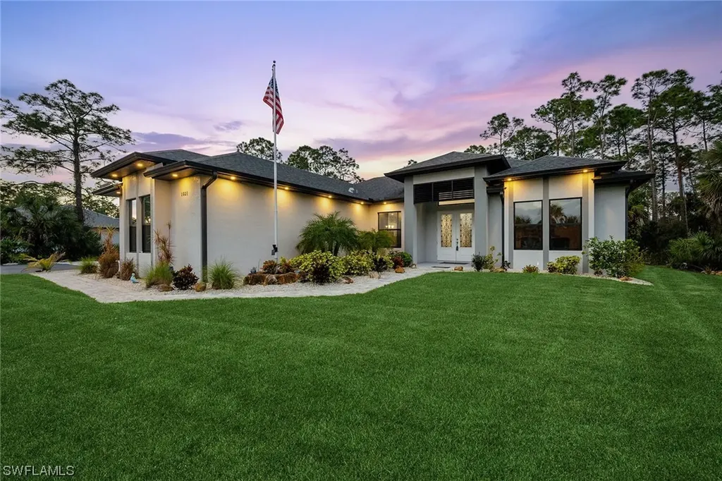 1021 10th Avenue NE Naples FL 34120