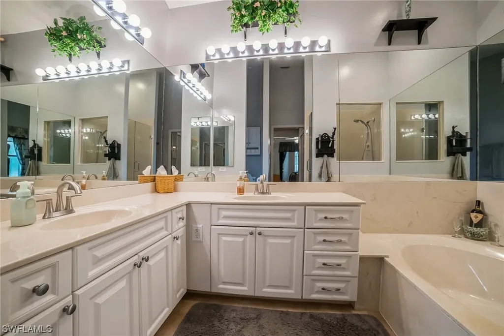 5980 Hidden Oaks Lane Naples FL 34119