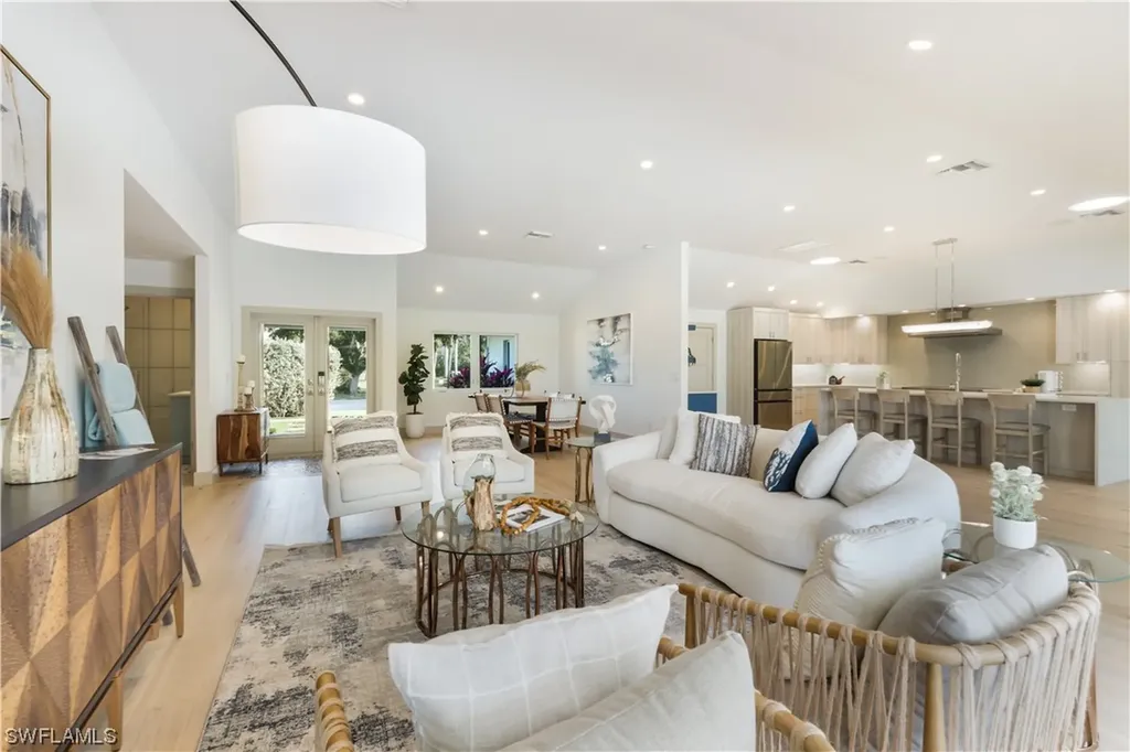 Naples FL, 5215 Seashell Avenue