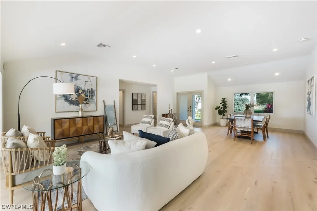 5215 Seashell Avenue Naples FL 34103