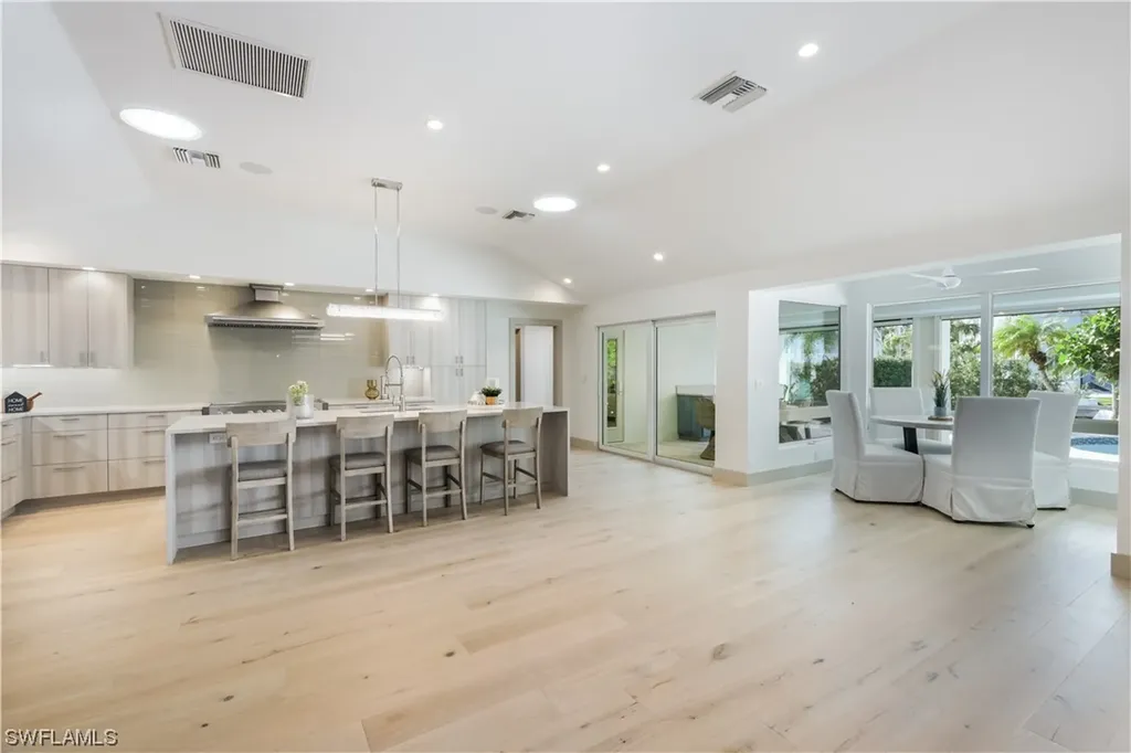 5215 Seashell Avenue Naples FL 34103
