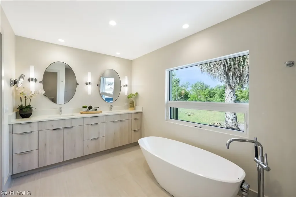 5215 Seashell Avenue Naples FL 34103