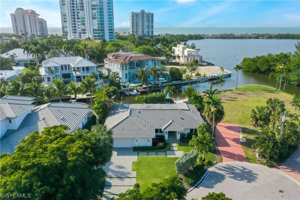 5215 Seashell Avenue Naples FL 34103