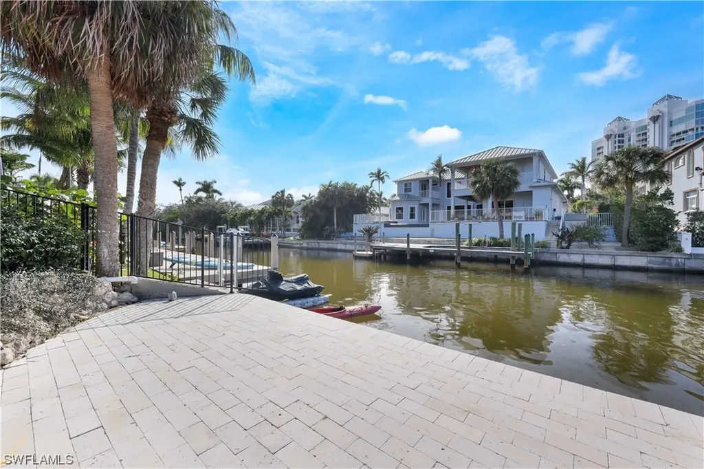 5215 Seashell Avenue Naples FL 34103
