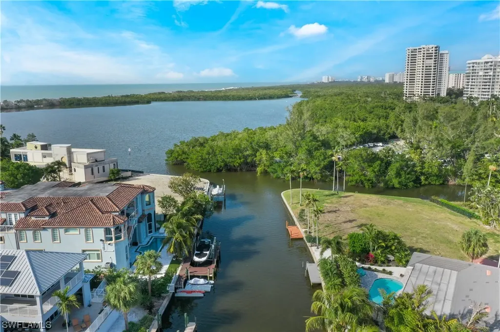 5215 Seashell Avenue Naples FL 34103