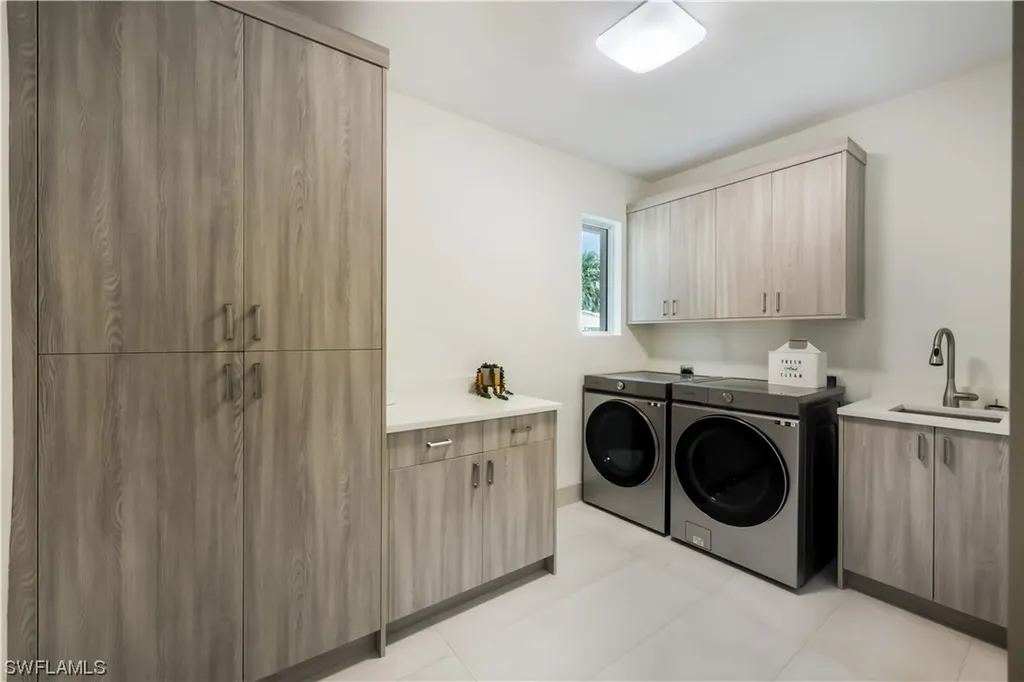 5215 Seashell Avenue Naples FL 34103