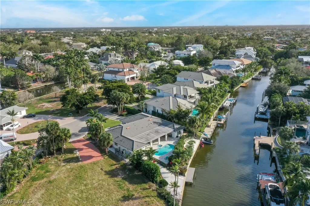 5215 Seashell Avenue Naples FL 34103