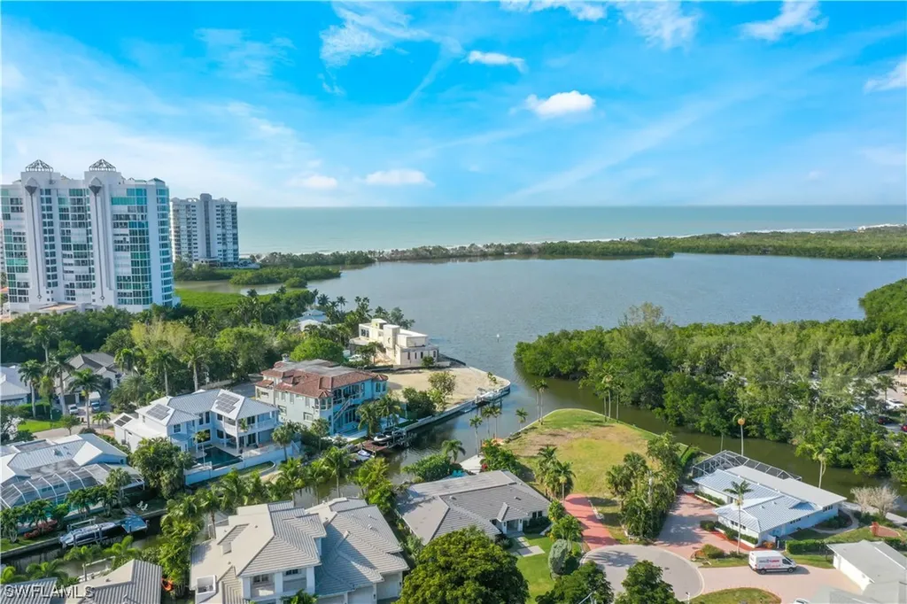 5215 Seashell Avenue Naples FL 34103