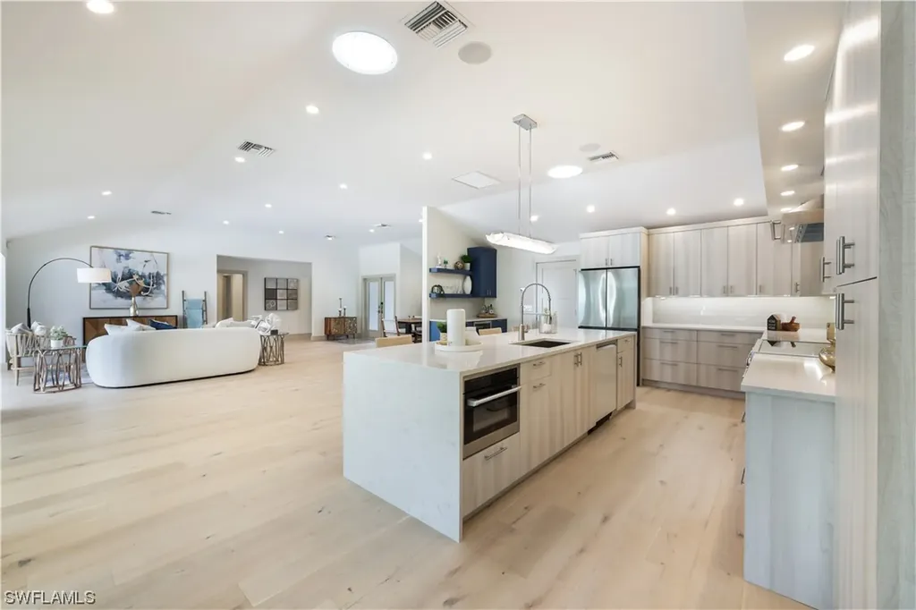 5215 Seashell Avenue Naples FL 34103