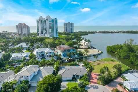 5215 Seashell Avenue Naples FL 34103