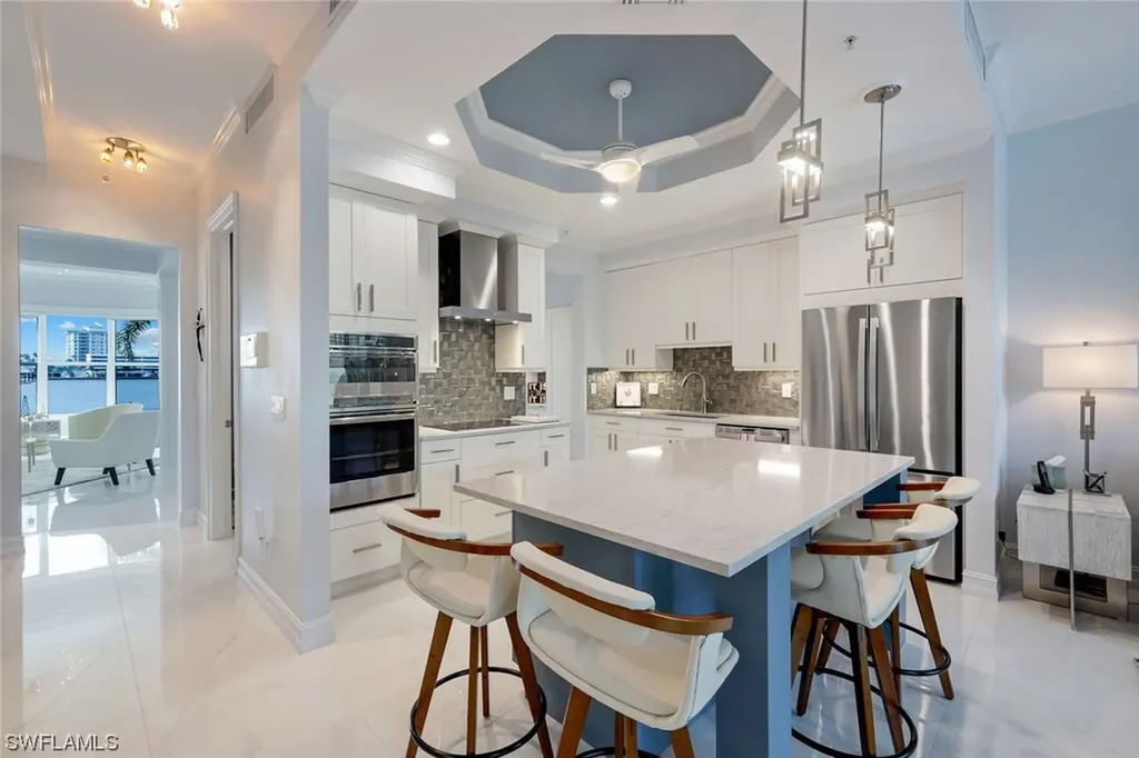 9207 Vanderbilt Drive Naples FL 34108