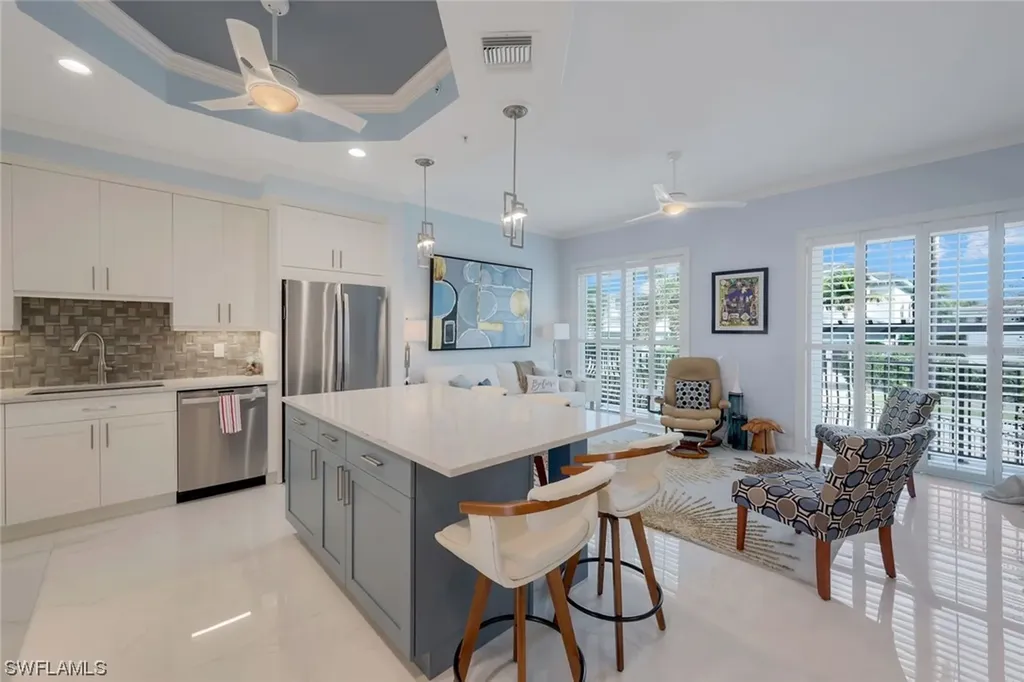 9207 Vanderbilt Drive Naples FL 34108
