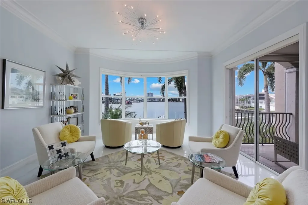 9207 Vanderbilt Drive Naples FL 34108