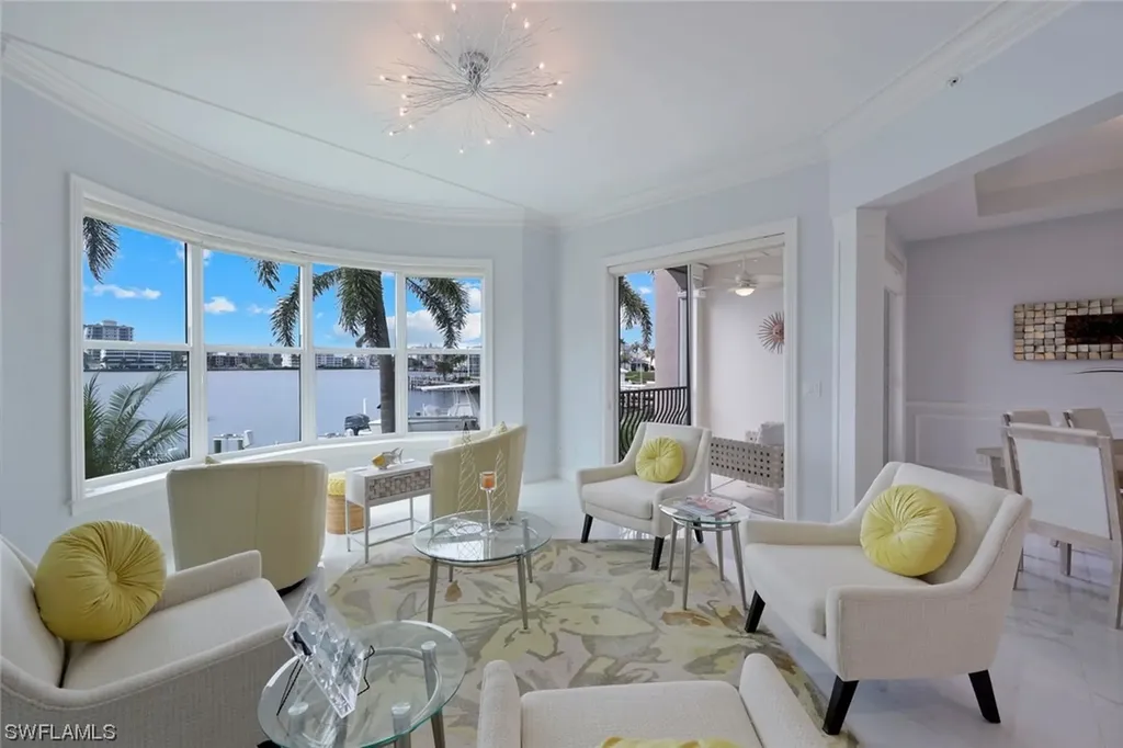 9207 Vanderbilt Drive Naples FL 34108